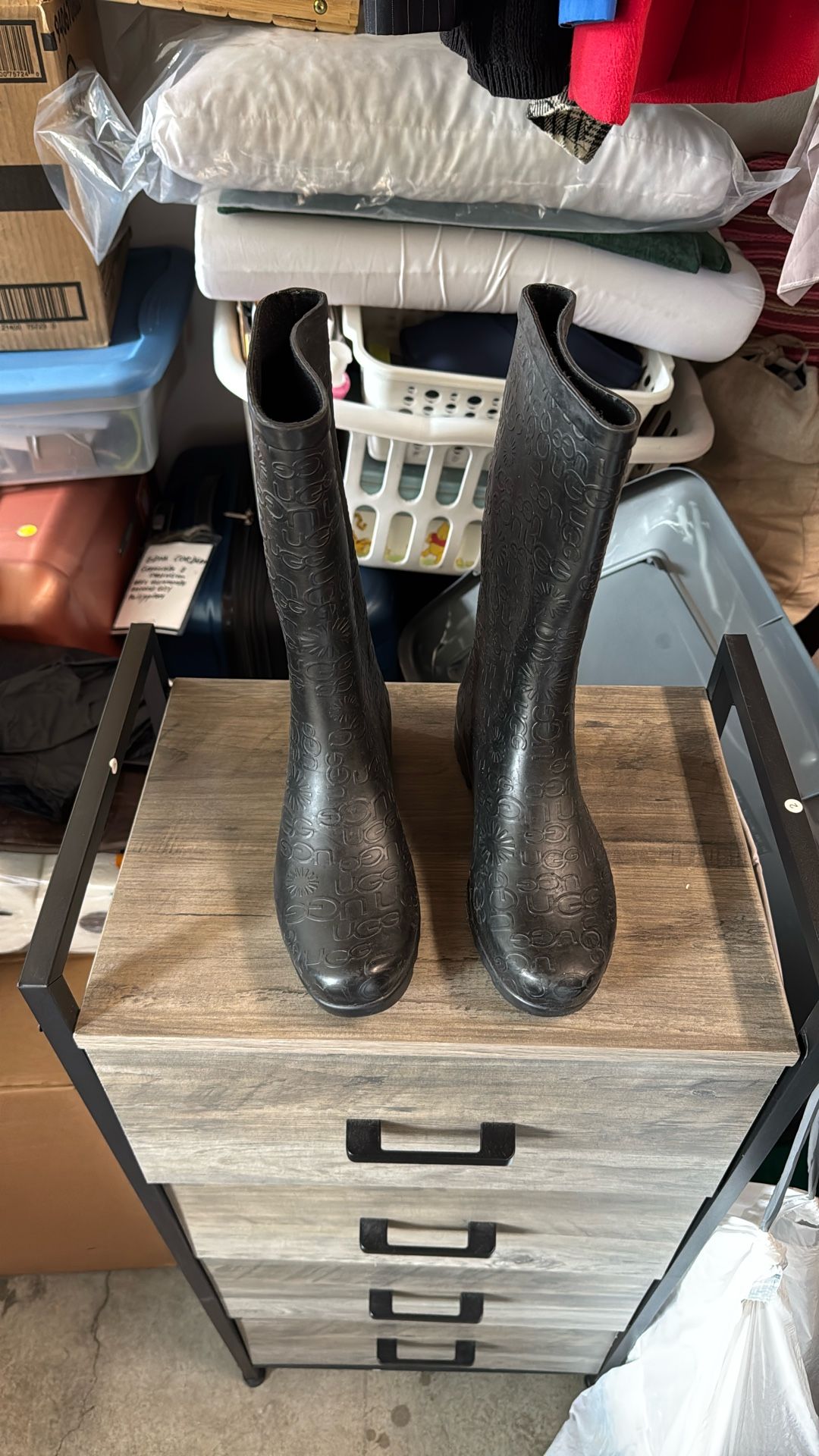UGG Rain boots Size 6