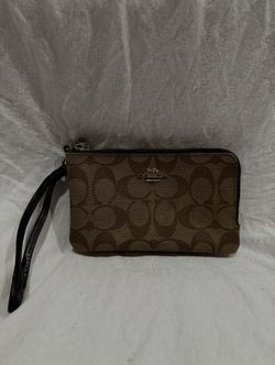 Coach Women’s hand wallet