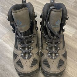 Vasque Women’s hiking boots Size 8W 