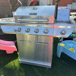 Nexgrill 4-Burner Propane Gas Grill with Side Burner With Thick Protective Cover