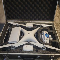 Dji Phantom 4 4K Drone With Itelite Range Extender And Ipad
