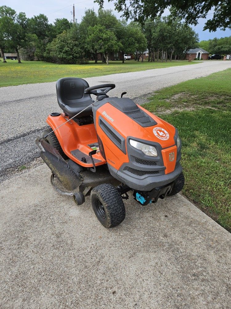 Husqvarna Yth22v46 Mower for Sale in North, TX OfferUp