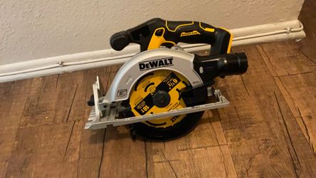 DEWALT 6.5 Brushless 20V Max Circular Saw TOOL ONLY