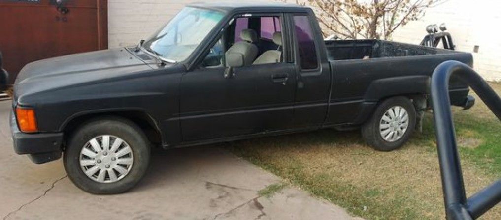 1986 toyota pickup xtracab 2wd parts truck