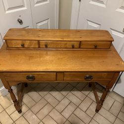 Vintage Cushman Colonial Creation Desk