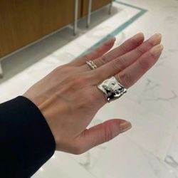 Tiffany & Co.Elsa Peretti Bone Ring in Sterling Silver