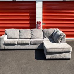 Gray Sectional Couch 🛋️- FREE DELIVERY 🚚 