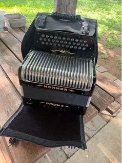 Hohnor Corona II Xtreme accordion