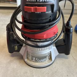 1 1/2 HP Craftsman Router With Light
