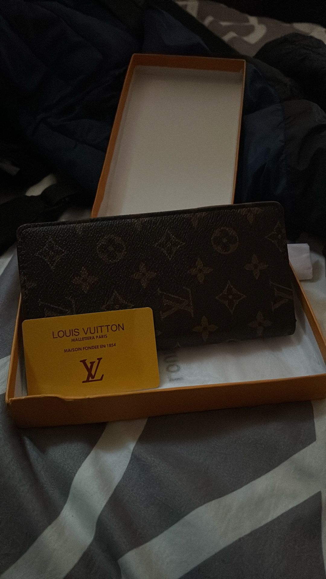 Selling Louis Vuitton Wallet Lmk
