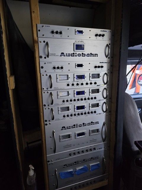 Audiobahn amps