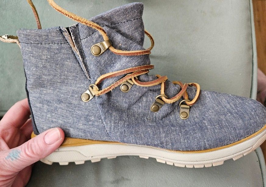 Columbia Omni Grip Hiking Boots
