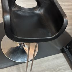 beauty salon chair 