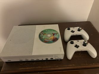 Xbox One + Two Controllers + Game