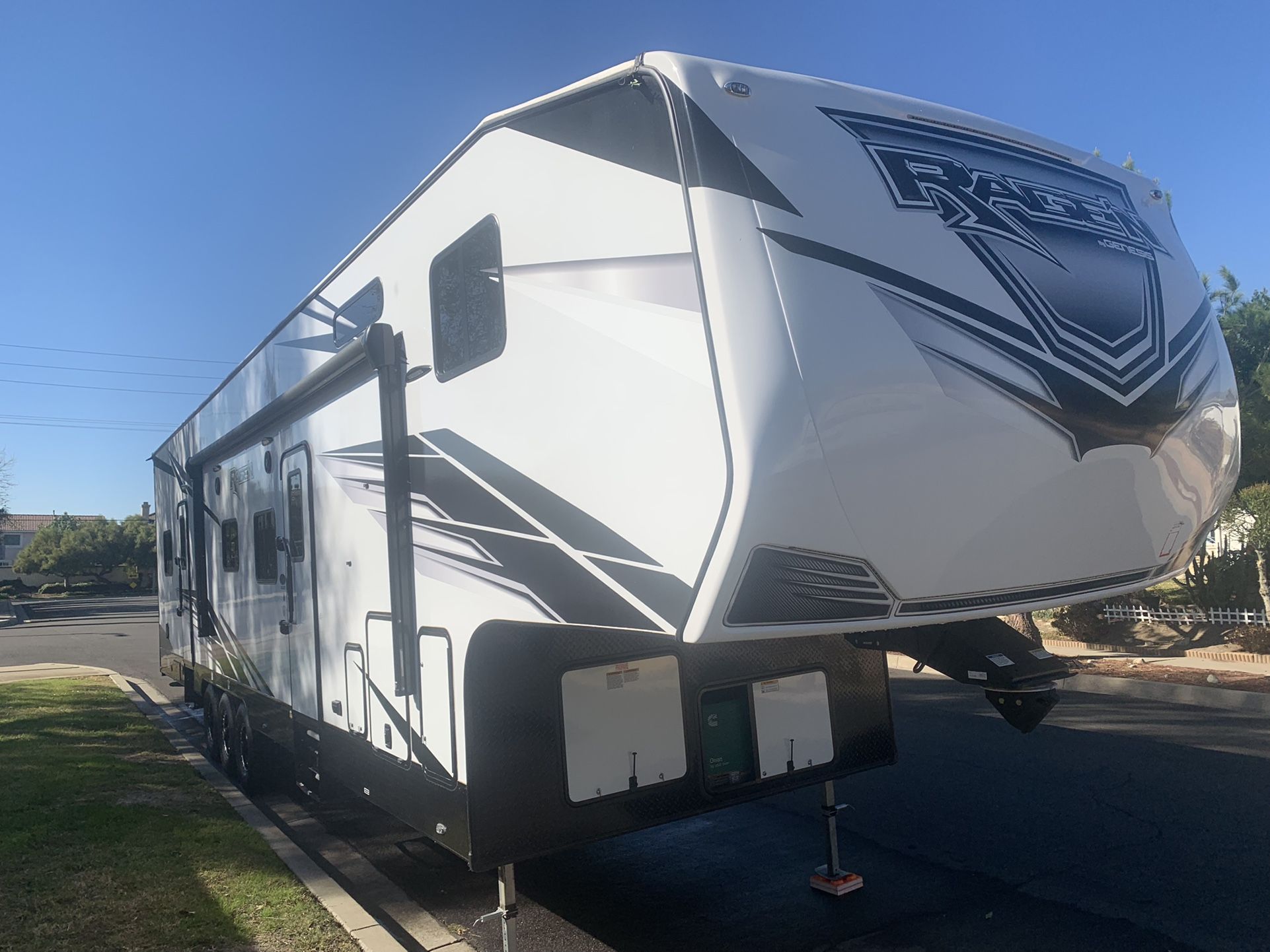 Rv & Truck Wash