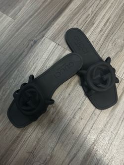 Women’s Black Gucci Sandals (8.5-9)