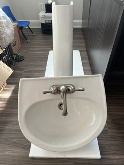 Sink With Stand
