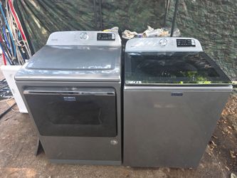 Maytag  washer and dryer electric jumbo set 30 day warranty
