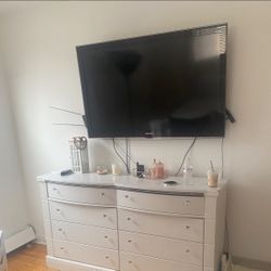 White Dresser With Crystal Knobs