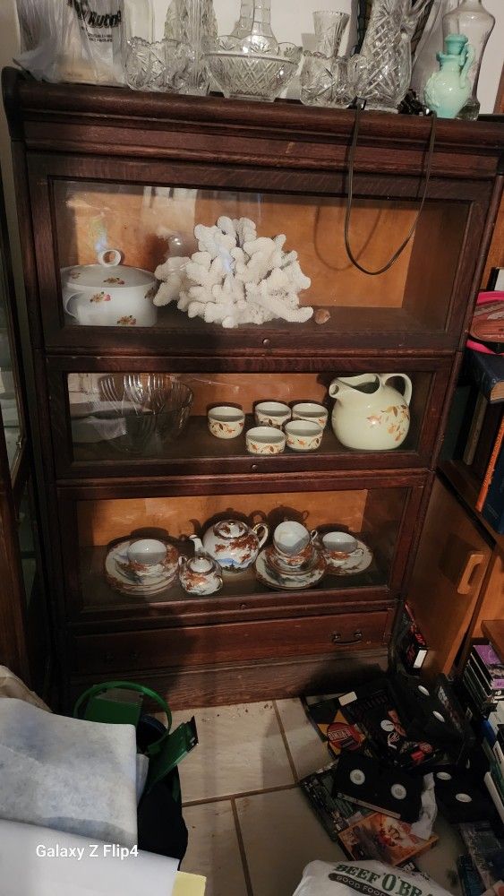 Vintage antique 3 section bookcase showcase with glass doors