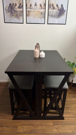 Dinning Table With 4 Stools