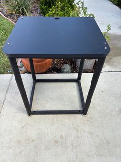 Sturdy turntable stand