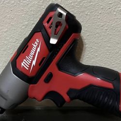 New Milwaukee  Hex Impact M12 Lithium-Ion Cordless 1/4 in.(solo herramienta) 