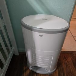 Diaper Pail with Refill
