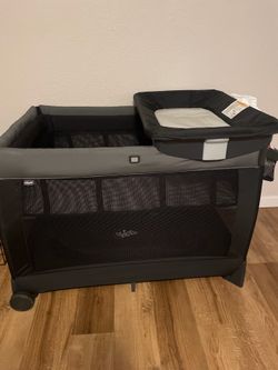Chicco play yard