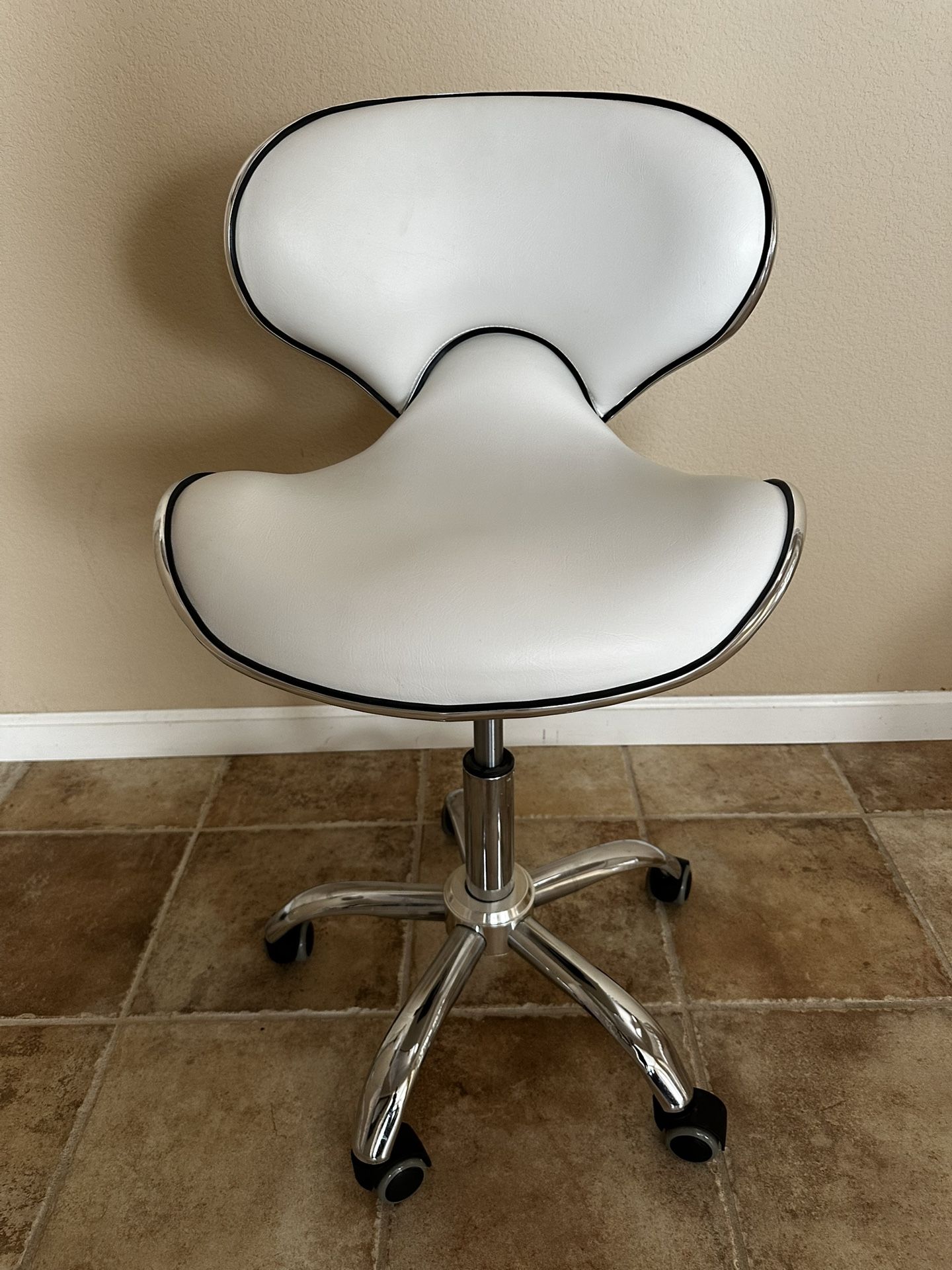 White Vanity or Desk Chair/Stool