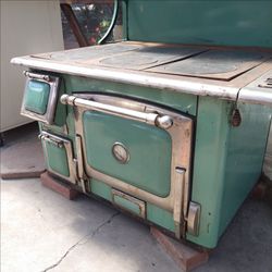Antique cook stove range + Water tank