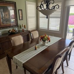 Ethan Allen Dinette Set With Credenza