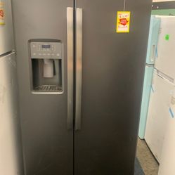 GE GSS25IENDS 25.1 cu. ft. Side by Side Refrigerator MLZ