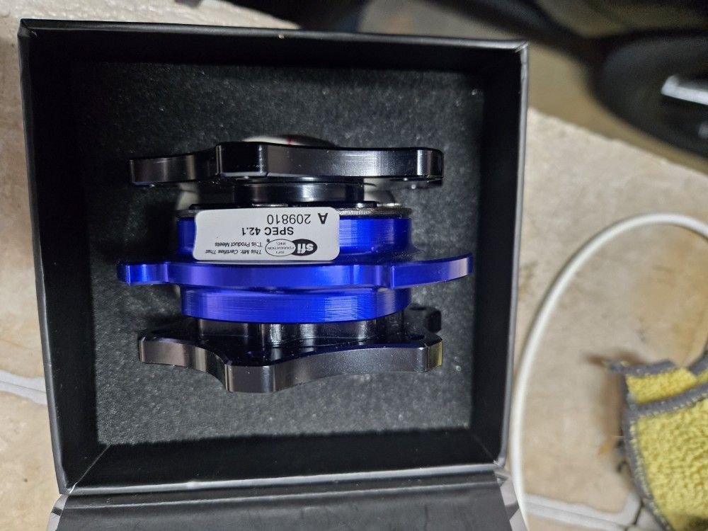 NRG QUICK RELEASE STEERING WHEEL KIT 