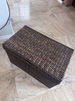 Dark Brown Wicker Storage Basket with Lid