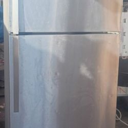 ALMOS NEW REFRIGERADOR