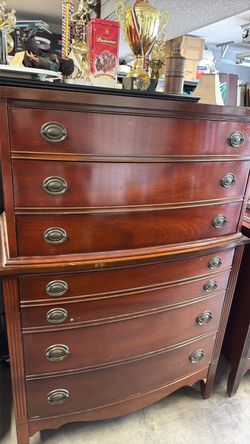 Vintage Mahogany Bow Front Chest of Drawers
