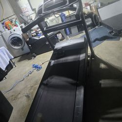  Nortic track Treadmill And Lifecycle Exersize Equipment 