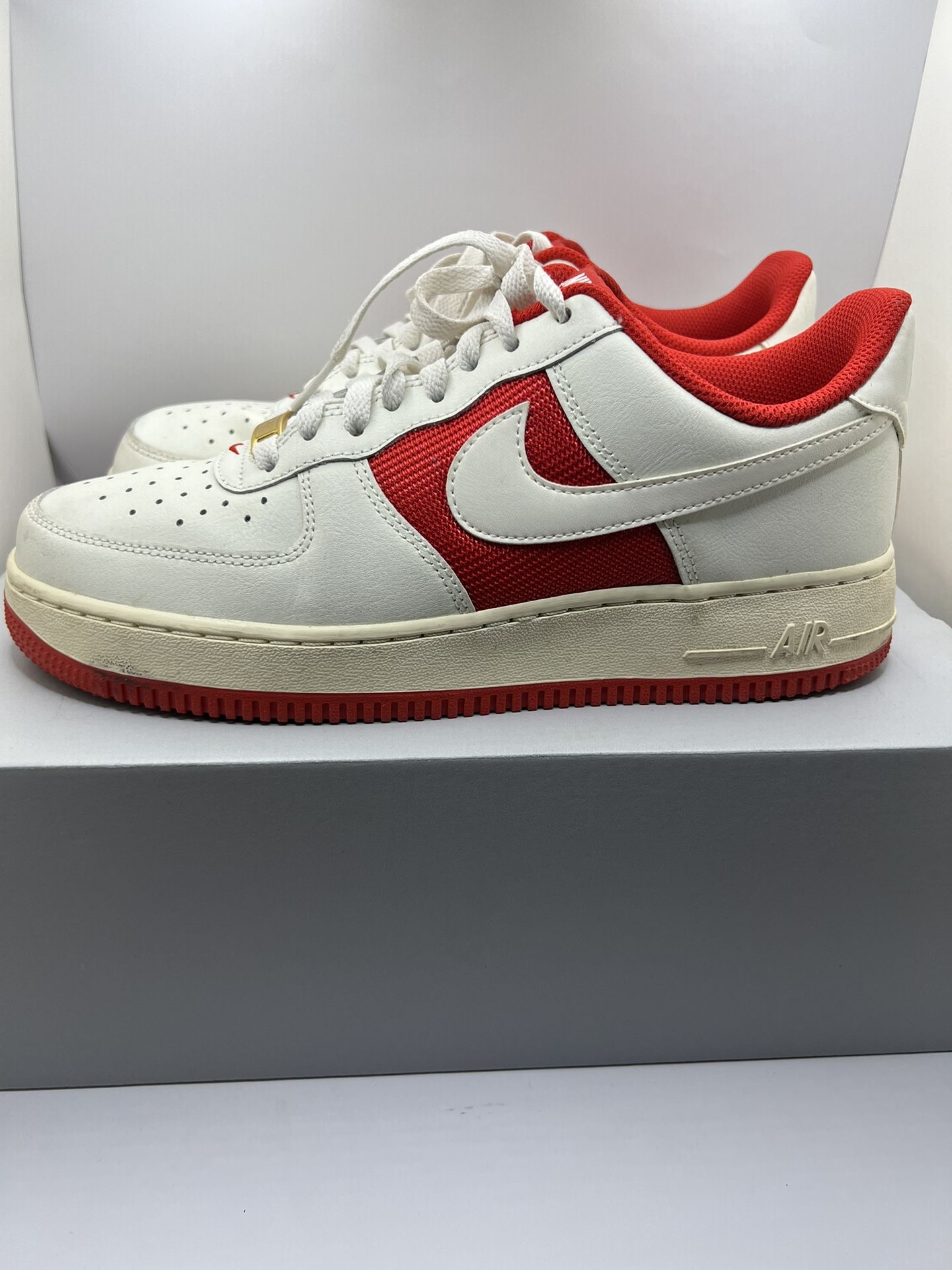 Nike Air Force 1 '07 Shoes Sail University Red Men's Size 8.5