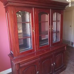 China Cabinet/Sideboard 