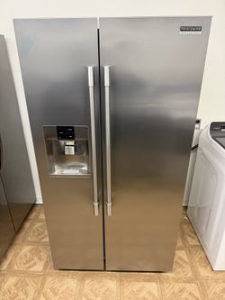 FRIGIDAIRE SIDE BY SIDE REFRIGERATOR STAINLESS STEEL.