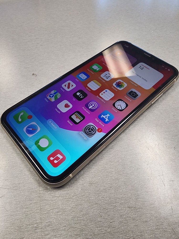 📱 iPhone 11 – White – 98% Battery – Unlocked – With Extras