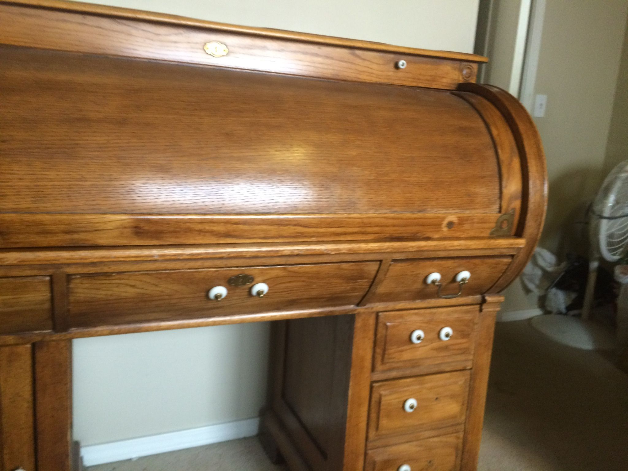 .Authentic roll top desk!