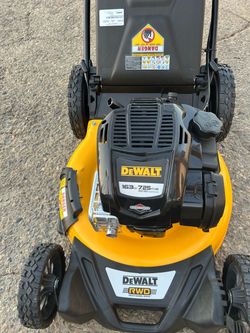 New DeWalt 21” 163cc rear wheel drive gas self propelled lawnmower $480