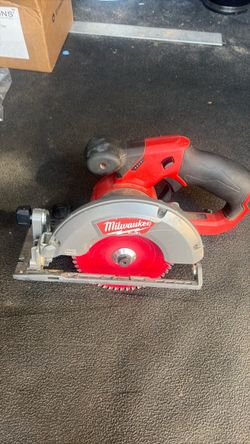Milwaukee M 12 Skil saw