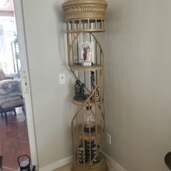 Nice cornwr shelf