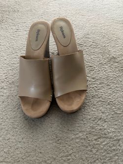 6 1/2 Wedge Style and Company shoes