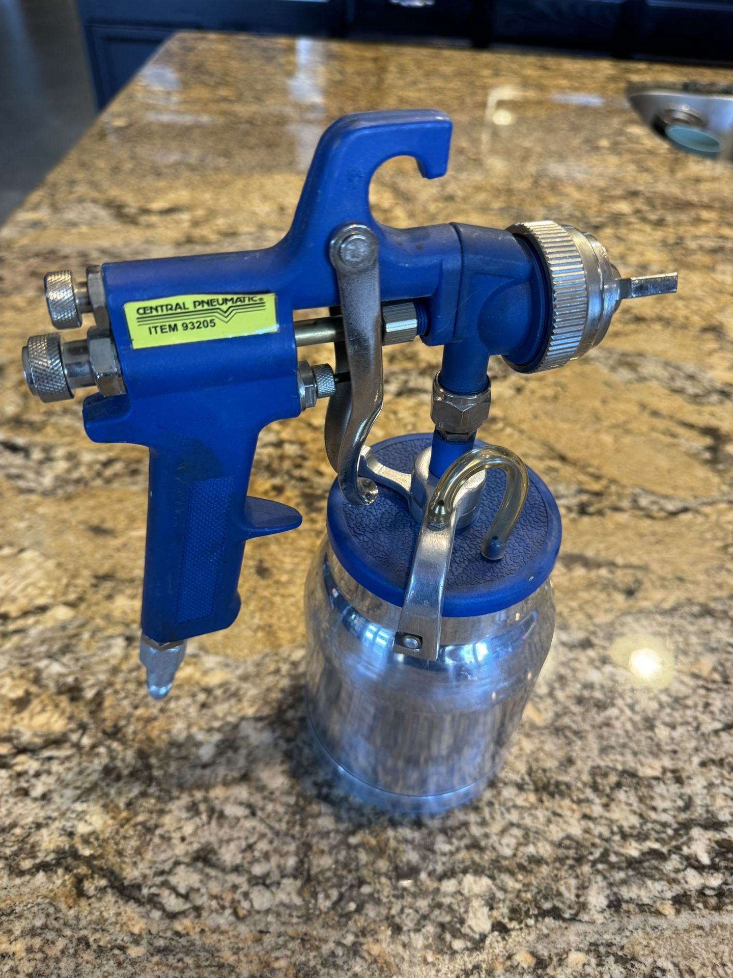 Central Pneumatic General Purpose Spray Gun 93205