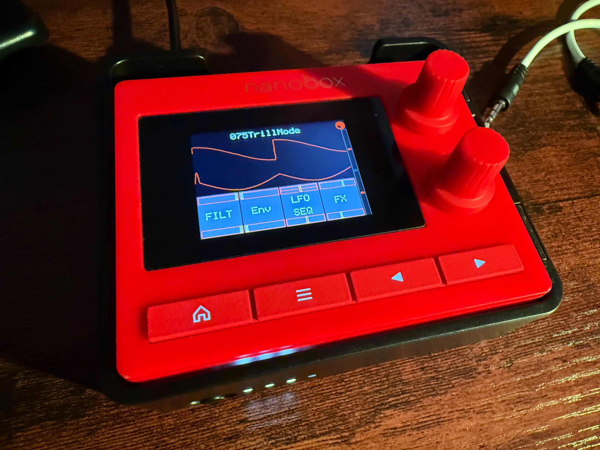 1010Music Nanobox Fireball Polyphonic Wavetable Synthesizer with Battery Case