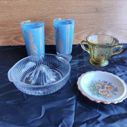 VINTAGE GLASSWARE LOT